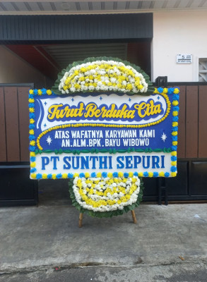 Papan Bunga Duka di Gantiwarno