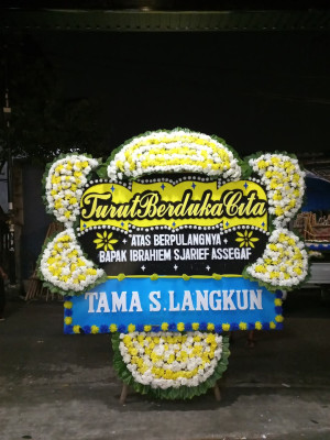 Papan Bunga Duka di Gantiwarno