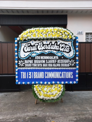 Papan Bunga Duka di Gantiwarno